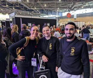 Flavie Duhamel, formatrice en coiffure et les apprentis au Salon de Lyon